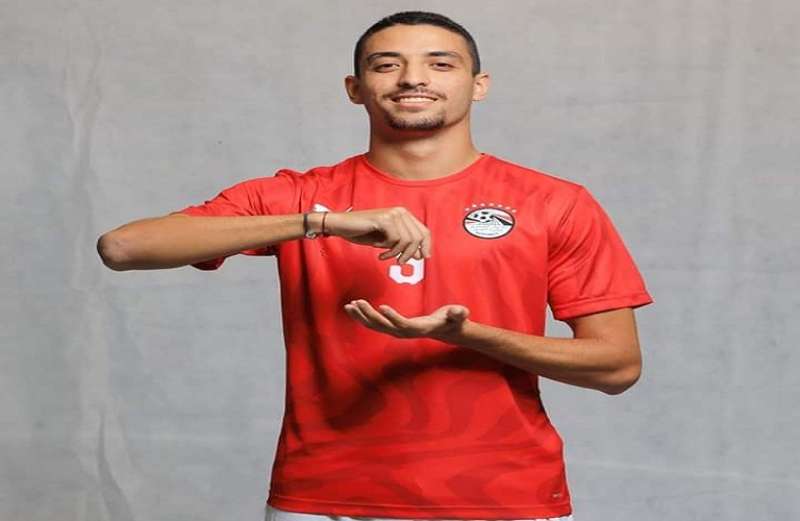 طاهر محمد طاهر لاعب منتخب مصر الأوليمبي ونادى المقاوولن العرب