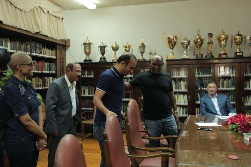 موسيماني مع أعضاء لجنة التخطيط بالأهلي