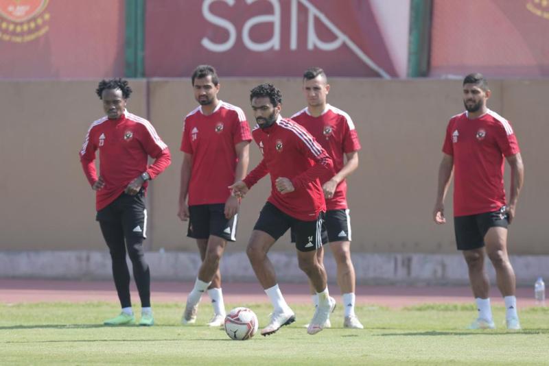 حسين الشحات لاعب فريق الأهلي