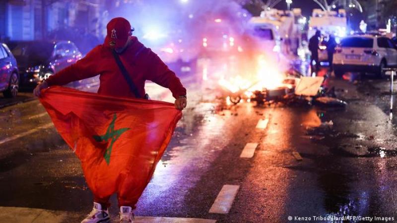 شغب وحرق منشآت .. تفاصيل اشتباكات المغاربة والشرطة البلجيكية بعد فوز أسود الأطلس