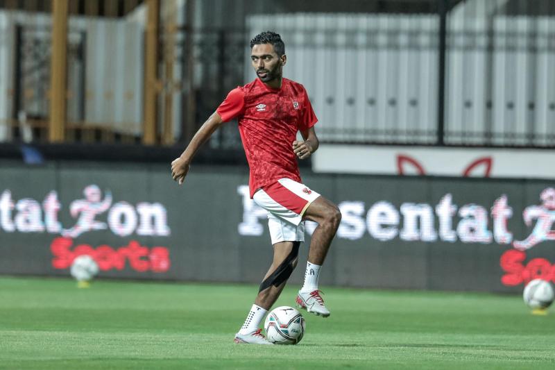 حسين الشحات لاعب الأهلي 