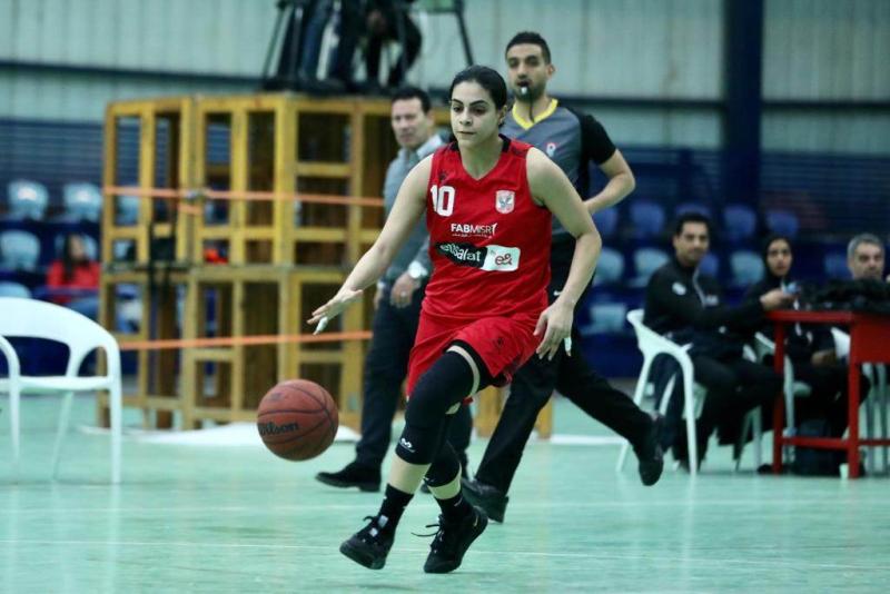 دينا عمرو لاعبة سلة الأهلي 
