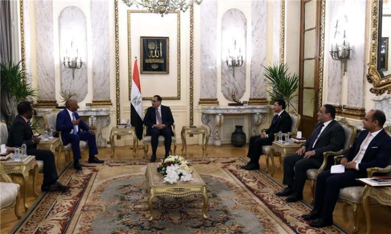 اجتماع رئيس الكاف مع رئيس الوزراء ووزير الشباب والرياضة