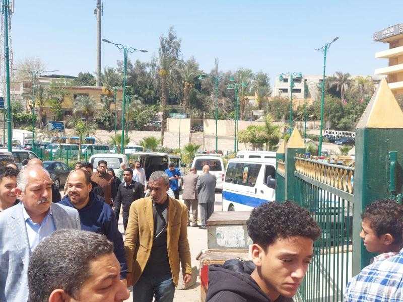 عبدالحفيظ وأعضاء مجلس الأهلي على رأس حضور جنازة زوج والدة حسين الشحات