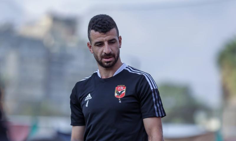 محمود متولي لاعب الأهلي 
