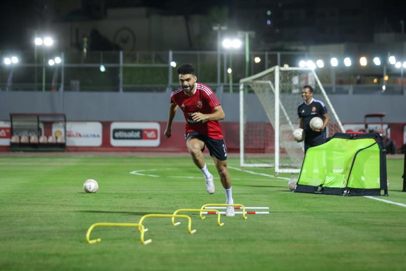 خالد عبد الفتاح لاعب الأهلي 