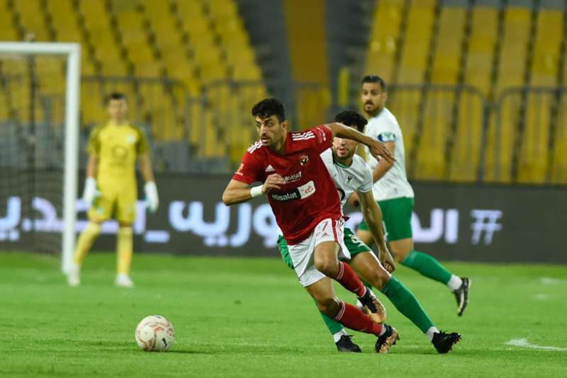 شوبير يكشف موقف الصفقات الجديدة من مباراة الأهلي والمصري