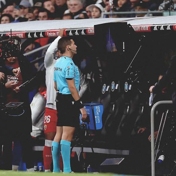 ألميريا يهاجم التحكيم بعد الخسارة القاسية أمام ريال مدريد