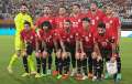 منتخب مصر يرتدي القميص الأحمر...