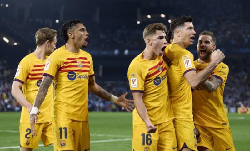 ليلة تاريخية في برشلونة أمام نابولي في دوري أبطال أوروبا من أجل التأهل لدور الثمانية