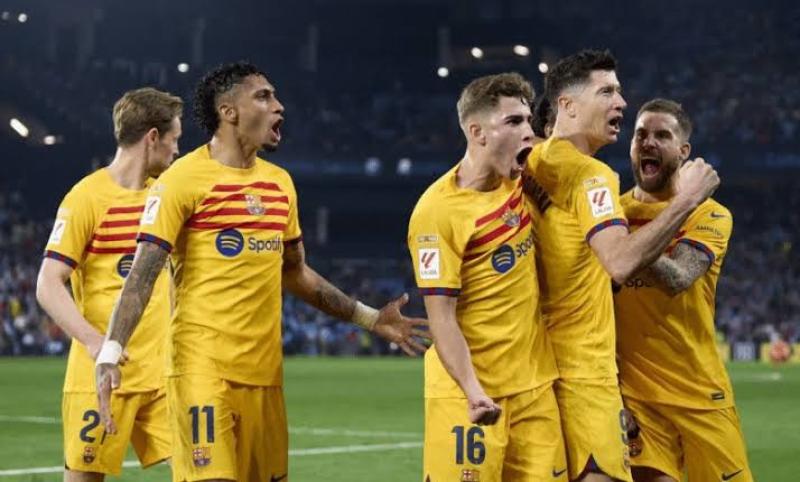 موقف ثنائي برشلونة من مباراة نابولي بدوري أبطال أوروبا