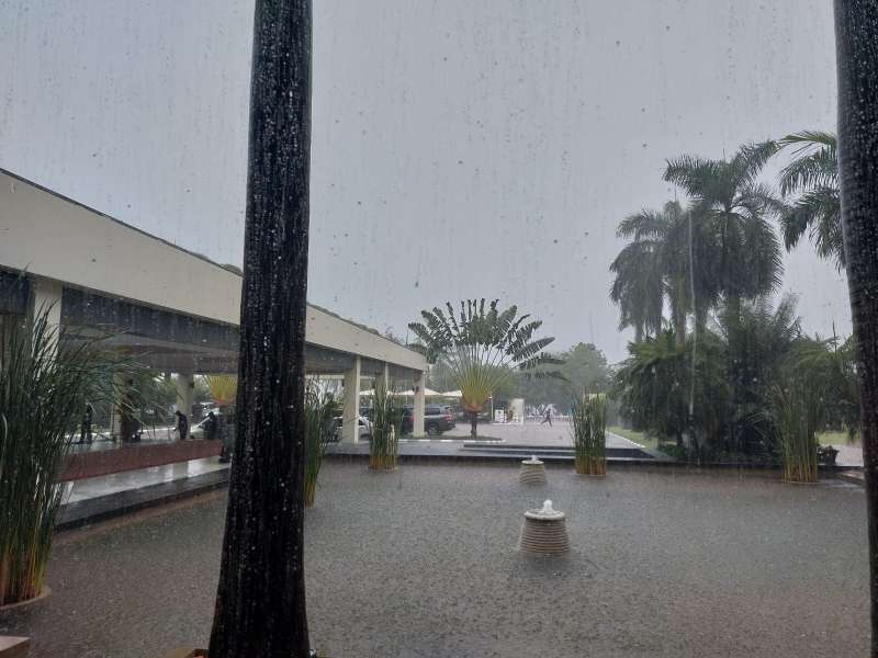 أمطار غزيرة في استقبال بعثة الأهلي بتنزانيا