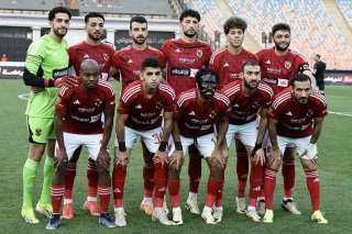 إعلامي يعلن رحيل ثلاثي الأهلي...