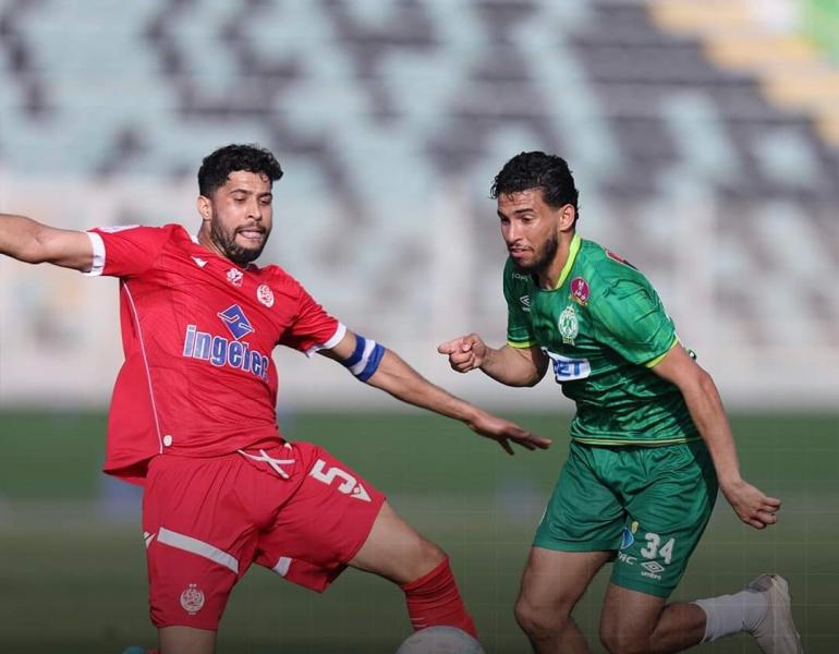 الرجاء يهزم الوداد في ديربي المغرب ويقترب من حصد لقب الدوري