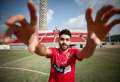 لاعب النادي الأهلي علي أعتاب...