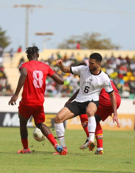 منتخب مصر يخطف نقطة ثمنية من غينيا بيساو في تصفيات كأس العالم