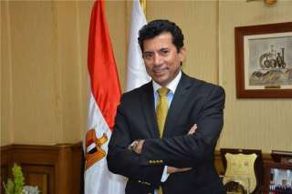 وزير الشباب والرياضة يطمئن هاتفياً...