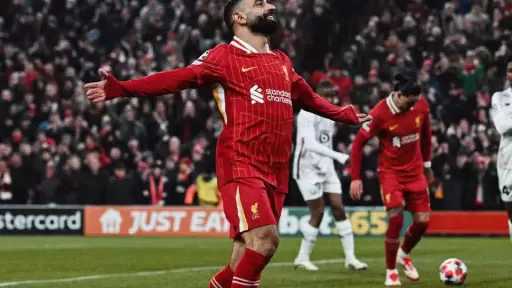 محمد صلاح يمنح لليفربول راتبه...