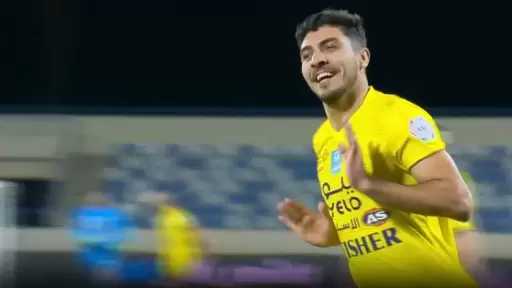 محمد شريف يتألق في دوري...