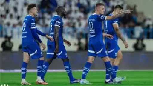 الزعيم يبتعد بالصدارة.. الهلال يكتسح...