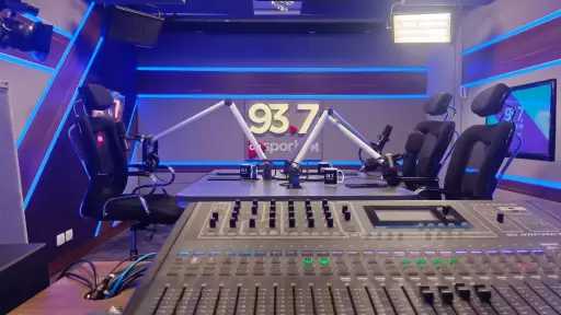 راديو أون سبورت FM يحصل...