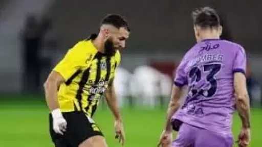 جدال بين الإعلاميين عبد العزيز...