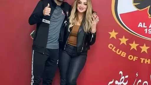 زوجة على معلول تثير الجدل...