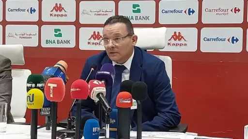 الجزائري جمال الحيمودي يقوم بانتقاد...