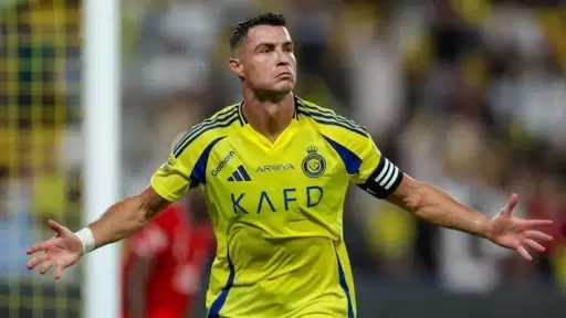هل يرحل رونالدو إلى الهلال؟...