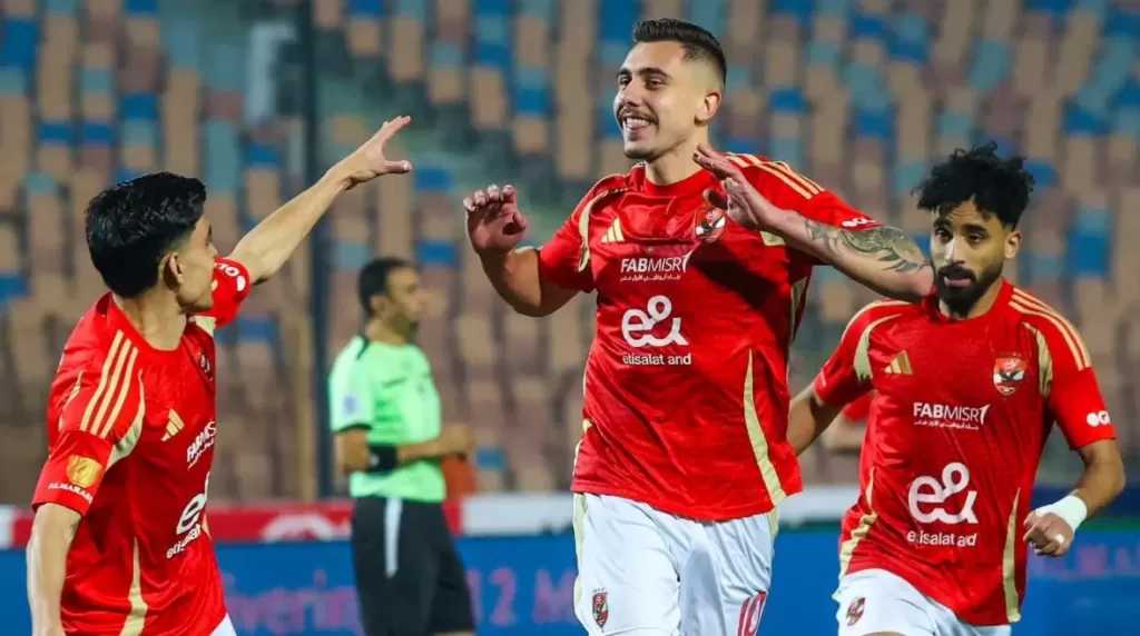 بين الأهلي والزمالك.. نجوم صنعوا التاريخ بقميص القطبين