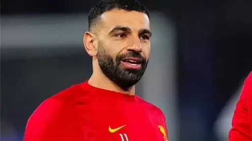 محمد صلاح يلتحق بمعسكر منتخب...