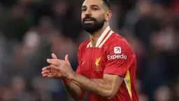 بلوجر مشهورة تلاحق محمد صلاح.....