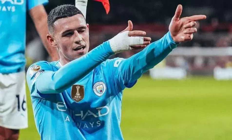 ردود فعل نارية.. فيل فودين يرد على هتافات مشجعي مانشستر يونايتد المسيئة