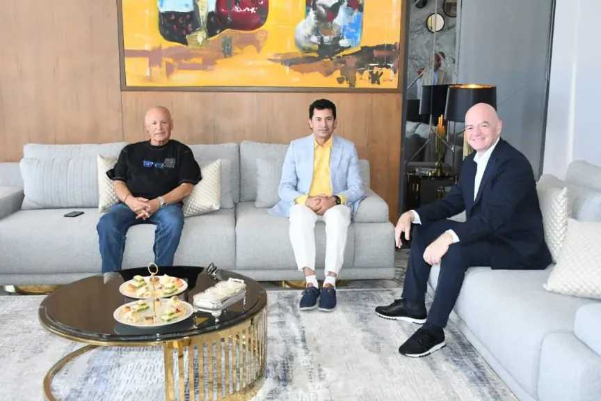 إنفانتينو يقبل دعوة وزير الرياضة لحضور افتتاح معسكر المنتخبات الوطنية مارس المقبل