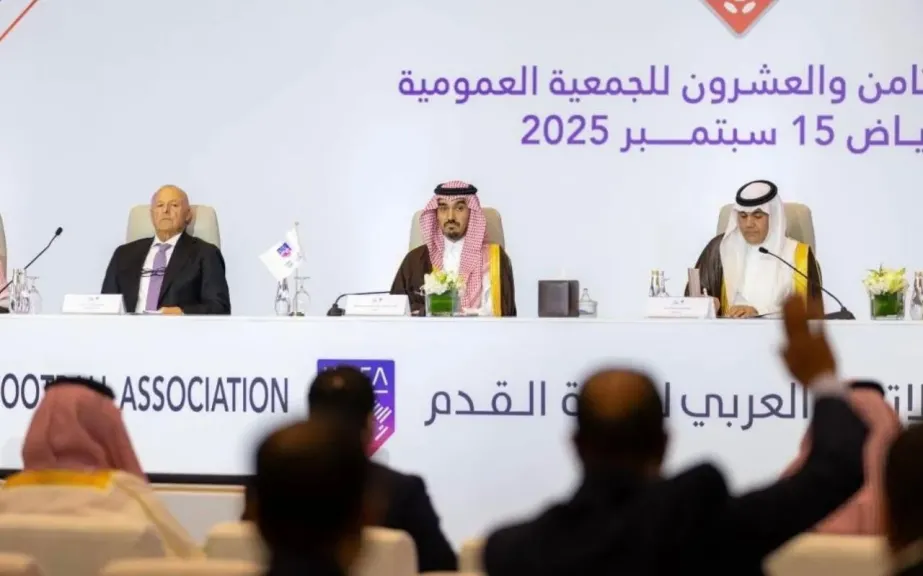 أبو ريدة نائبا أول لرئيس الاتحاد العربي لكرة القدم