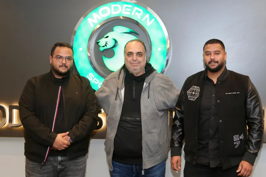 اشقاء احمد رفعت مع وليد دعبس