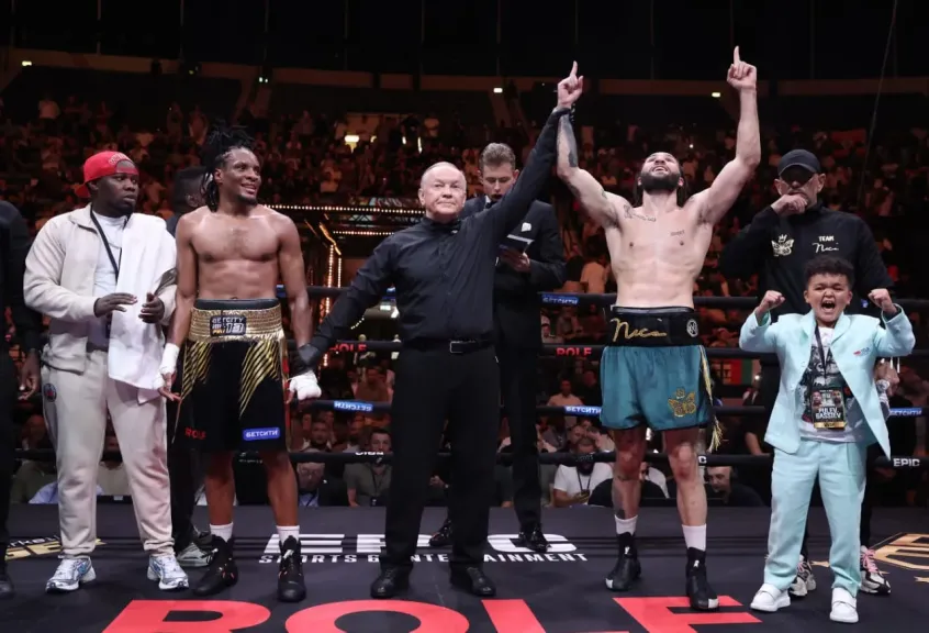 دبي تحتضن ليلة ملاكمة تاريخية: غاسييف بطلاً للعالم للوزن الثقيل وحفيد محمد علي يواصل الانتصارات