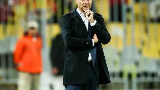 الفريق الأول