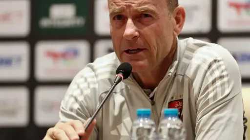 الفريق الأول