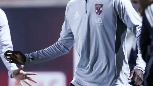 الفريق الأول