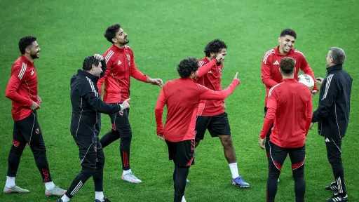 الفريق الأول