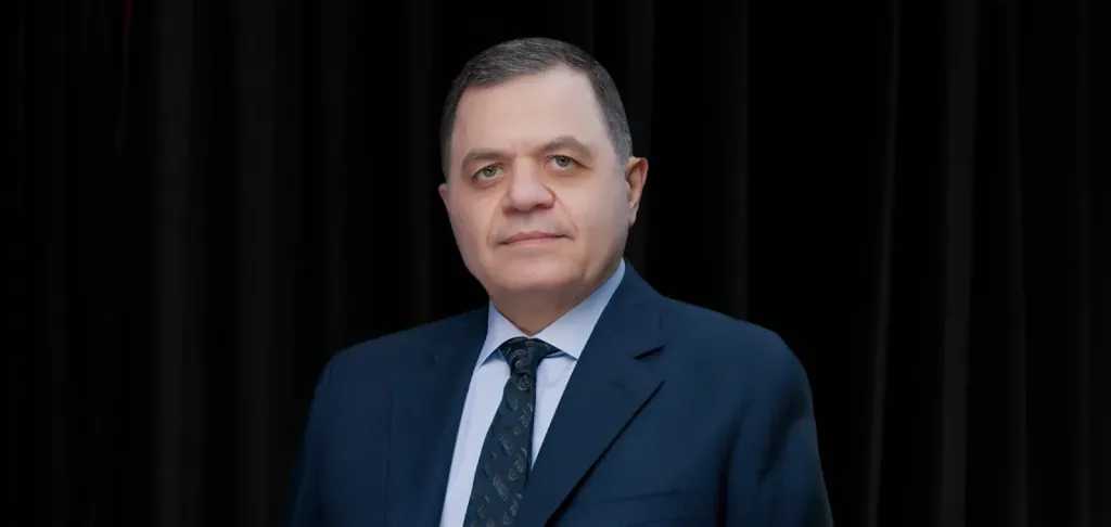 الفريق الأول