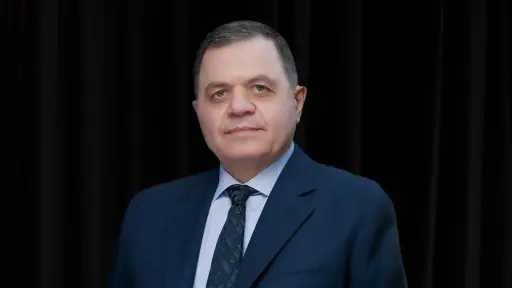 الفريق الأول