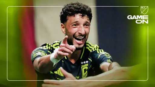 الفريق الأول