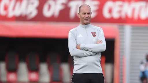 الفريق الأول