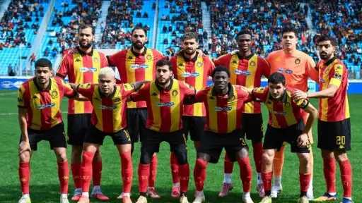 الفريق الأول