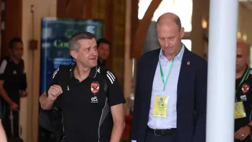 الفريق الأول