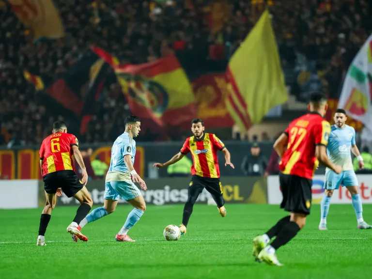 الفريق الأول