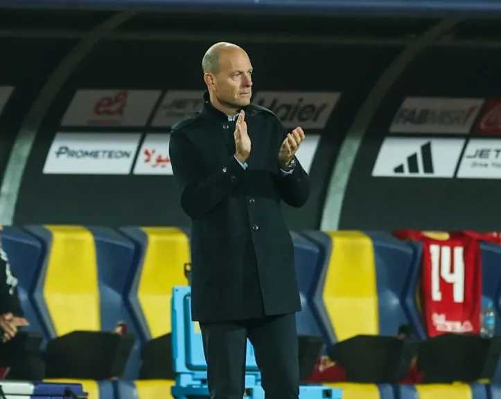 الفريق الأول