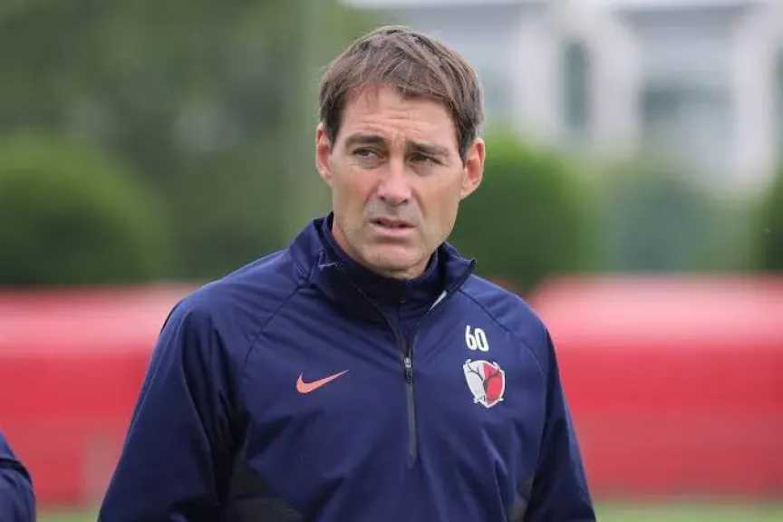 الفريق الأول